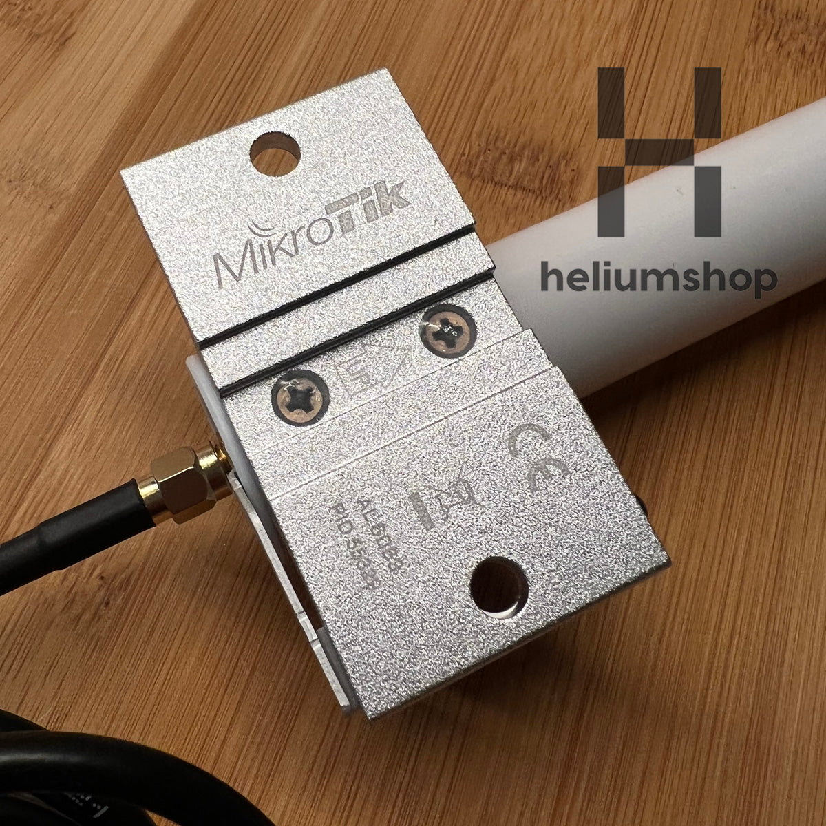 MikroTik 868 Omni körsugárzó antenna kit, 6.5 dBi, 824-960 MHz (Bemutató Termék)